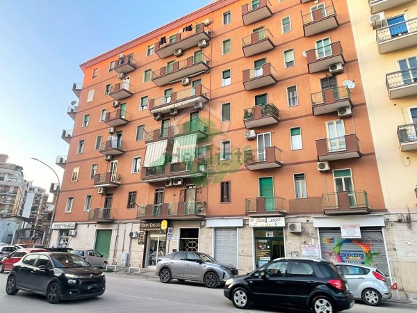 locale commerciale in affitto a Foggia
