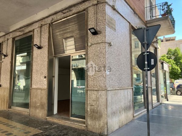 negozio in affitto a Foggia in zona Centro Città