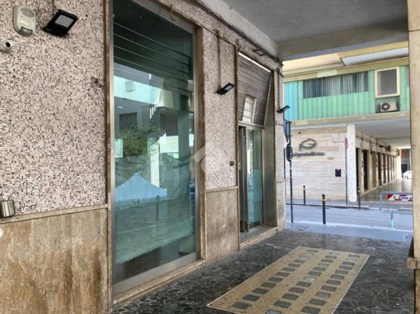 negozio in affitto a Foggia in zona Centro Città