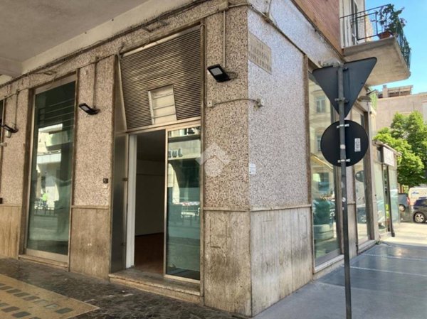 negozio in affitto a Foggia
