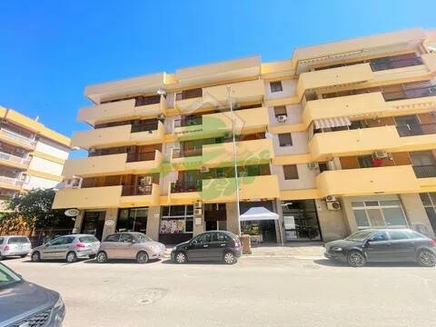 negozio in affitto a Foggia in zona Macchia Gialla