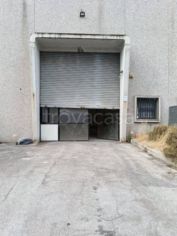 locale commerciale in affitto a Foggia in zona Villaggio Artigiani