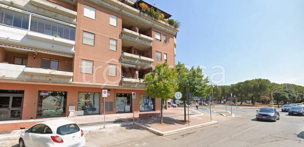 negozio in affitto a Foggia