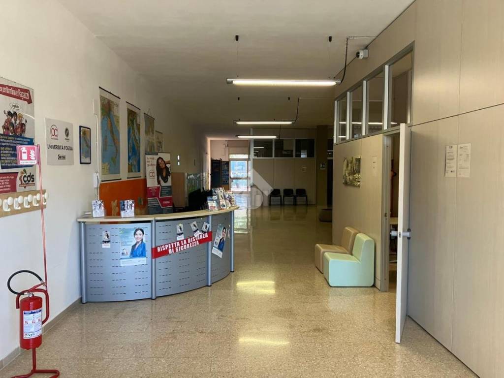 locale commerciale in affitto a Foggia in zona Villaggio Artigiani