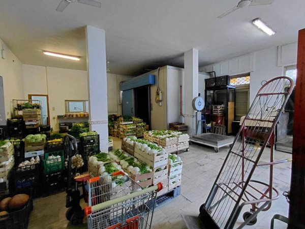 negozio in affitto a Foggia in zona Candelaro