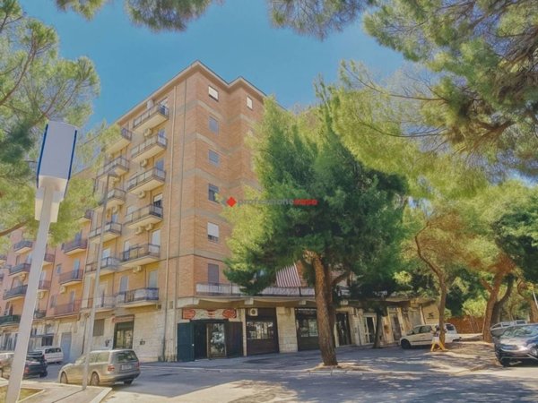 locale commerciale in affitto a Foggia in zona Camporeale