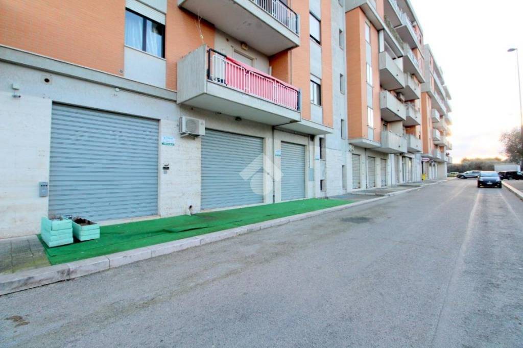 locale commerciale in affitto a Lucera