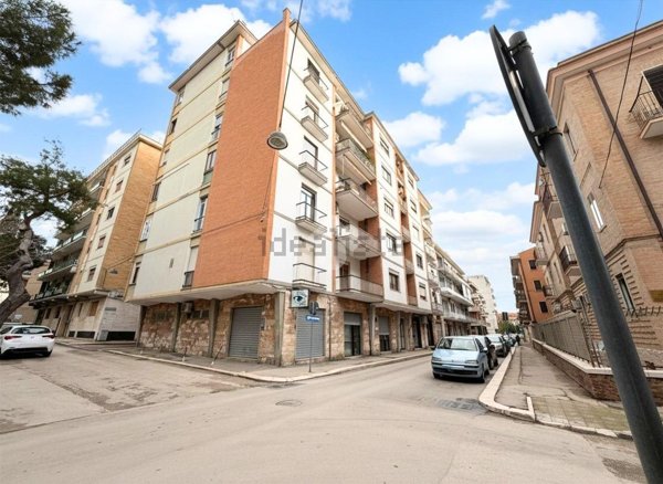 locale commerciale in affitto a Lucera