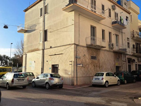 negozio in affitto a Manfredonia