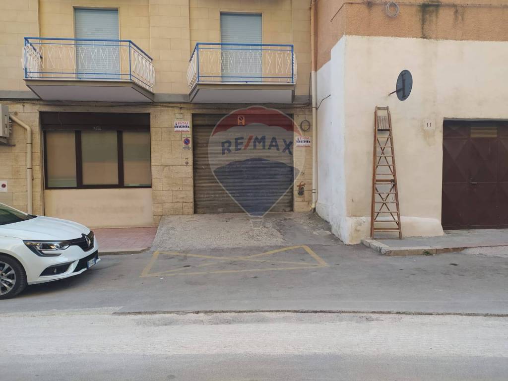 locale commerciale in affitto a Manfredonia in zona Centro Storico