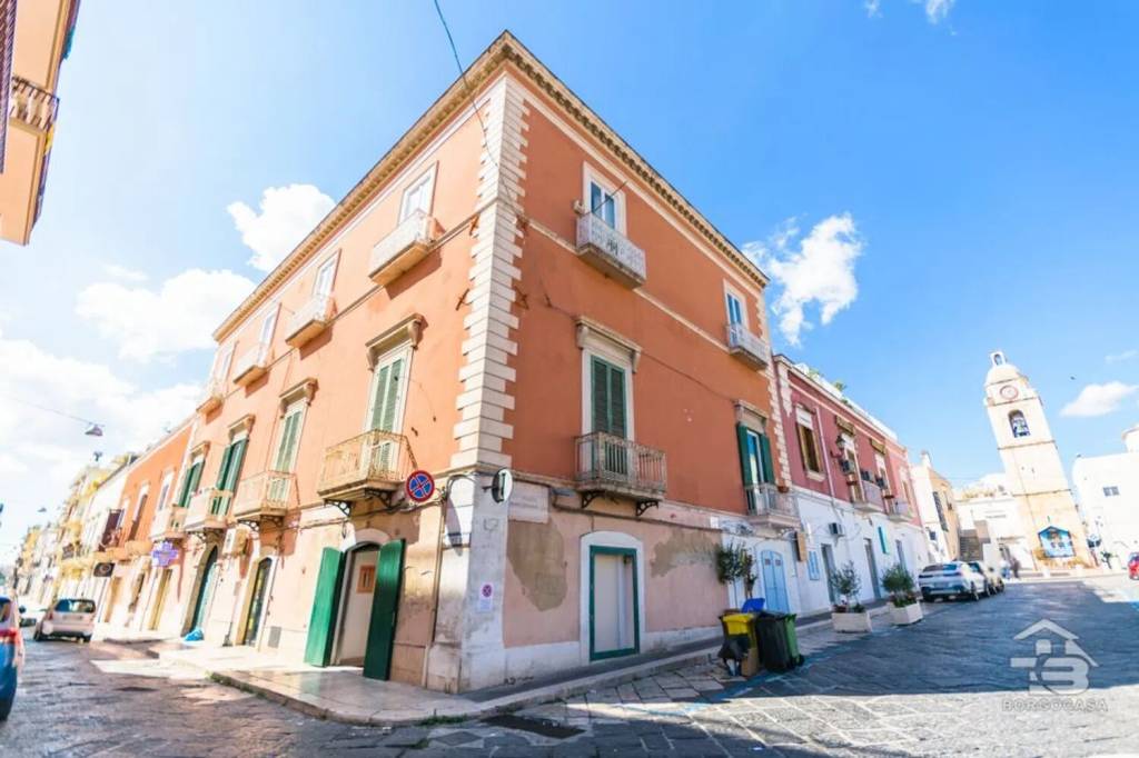 negozio in affitto a Manfredonia in zona Centro Storico