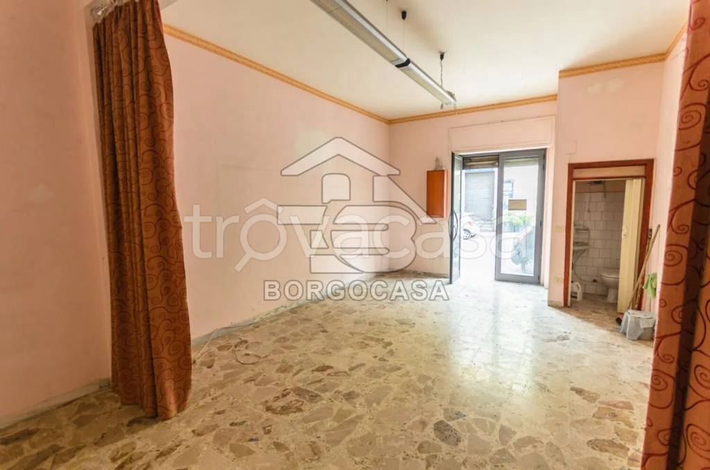 negozio in affitto a Manfredonia