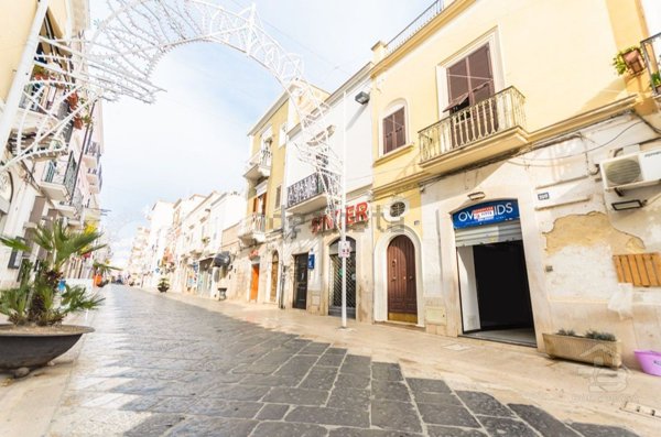 locale commerciale in affitto a Manfredonia in zona Centro Storico