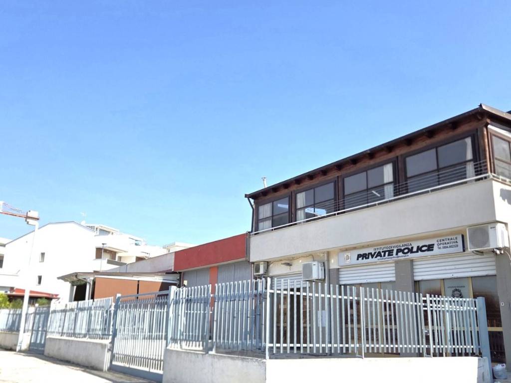 negozio in affitto a Manfredonia in zona Pastini
