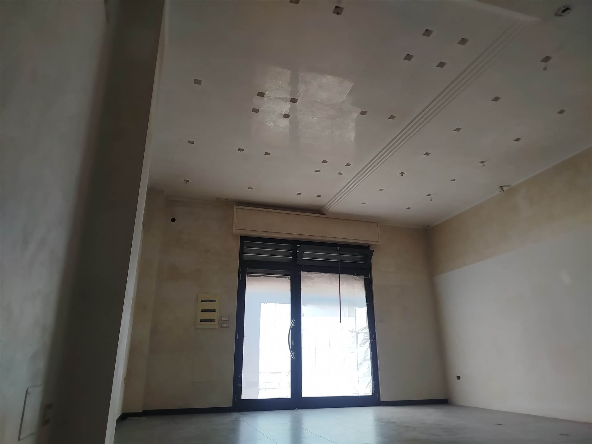 locale commerciale in affitto a Manfredonia in zona Pastini