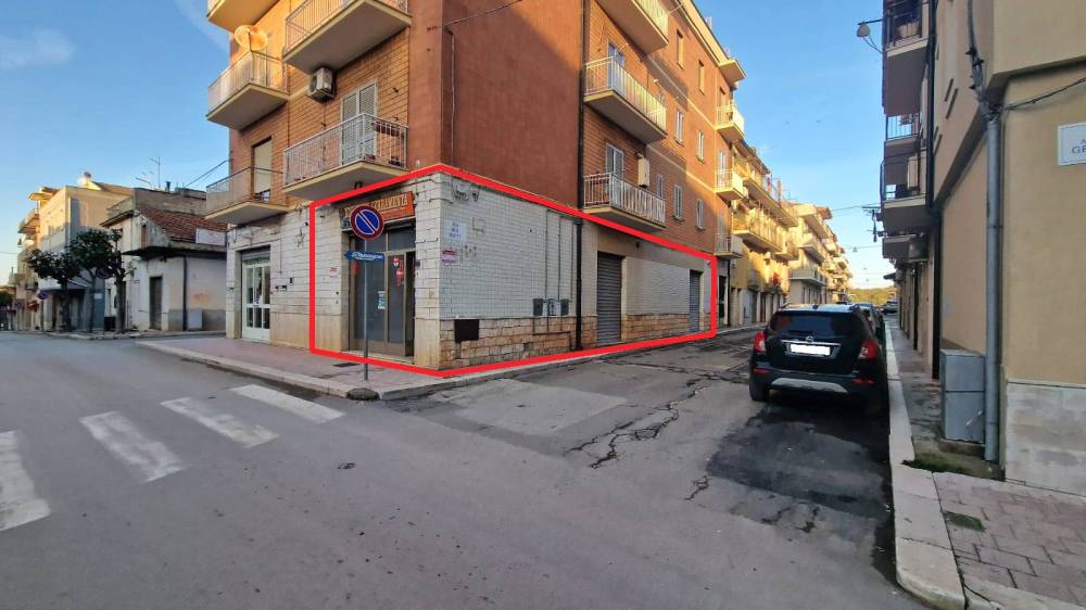 locale commerciale in affitto a San Nicandro Garganico