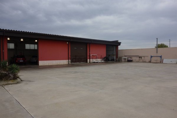 locale commerciale in affitto a San Severo