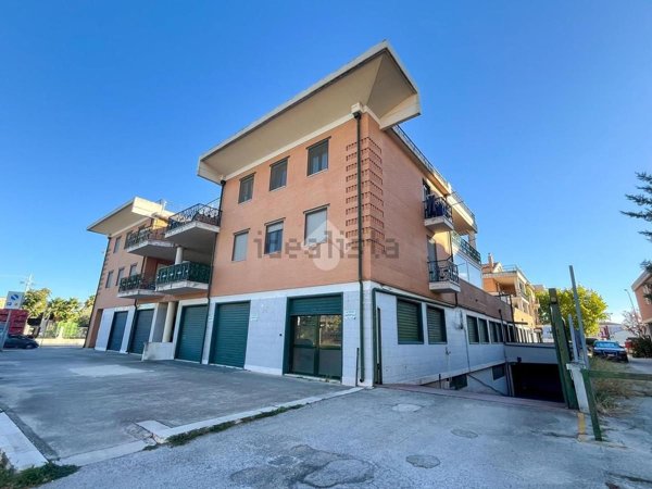 locale commerciale in affitto a San Severo