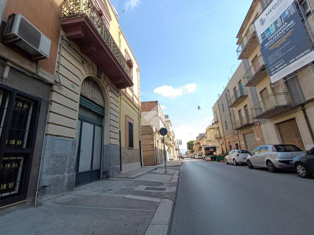 locale commerciale in affitto a San Severo