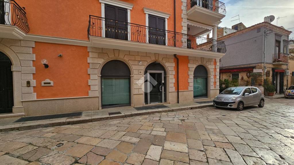 locale commerciale in affitto a Torremaggiore