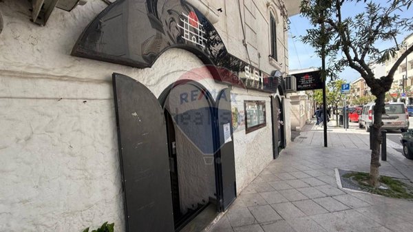 negozio in affitto a Vieste