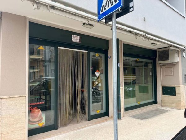negozio in affitto ad Acquaviva delle Fonti