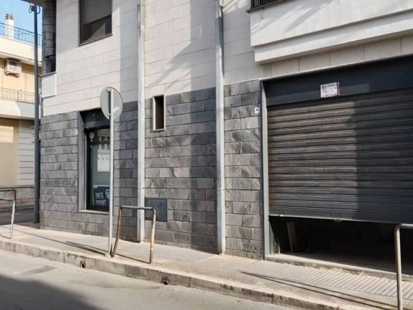 negozio in affitto ad Acquaviva delle Fonti