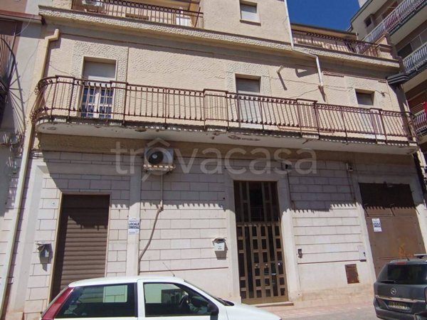 negozio in affitto ad Acquaviva delle Fonti