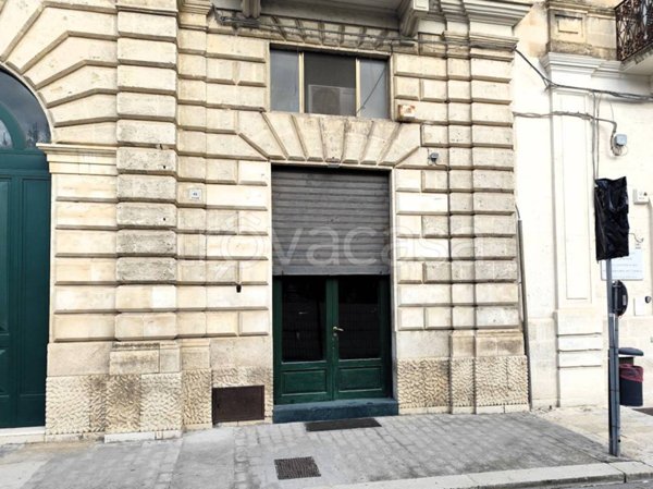 negozio in affitto ad Acquaviva delle Fonti