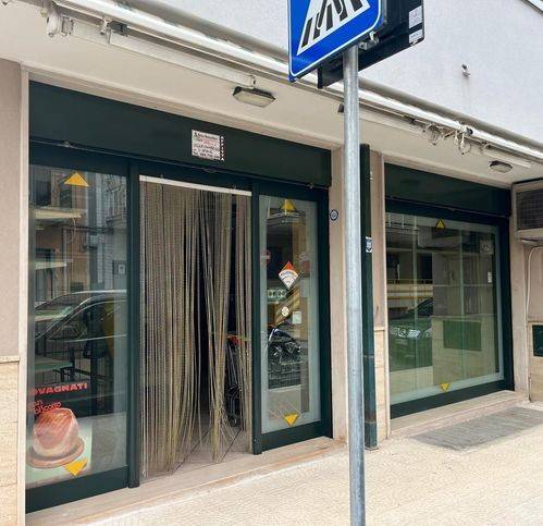 negozio in affitto ad Acquaviva delle Fonti