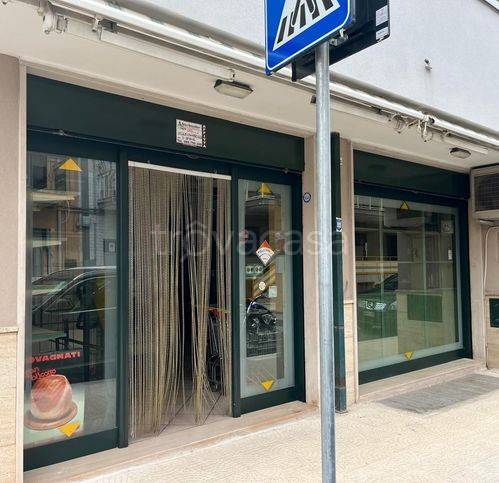 negozio in affitto ad Acquaviva delle Fonti