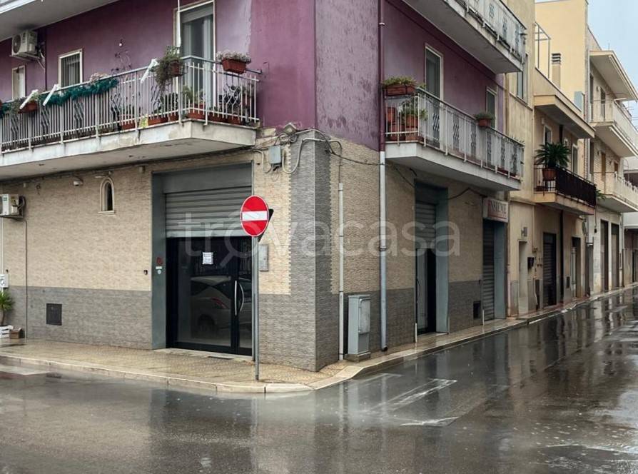 negozio in affitto ad Acquaviva delle Fonti