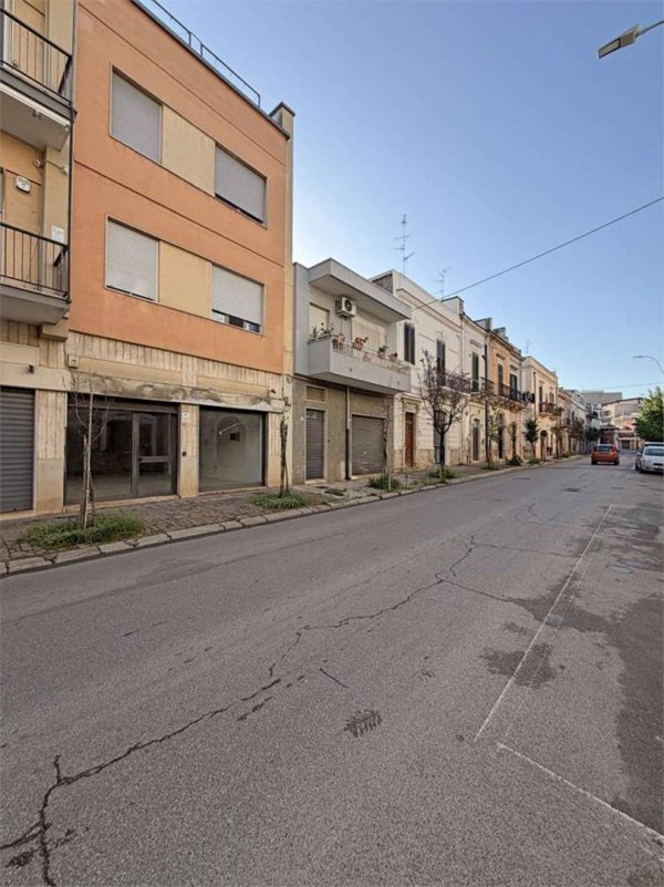 negozio in affitto ad Acquaviva delle Fonti
