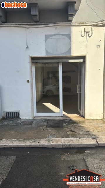 locale commerciale in affitto ad Adelfia in zona Canneto