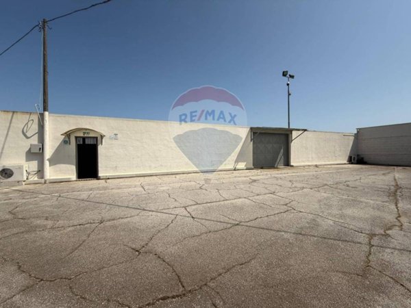 capannone in affitto ad Adelfia
