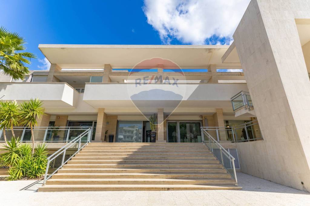 negozio in affitto ad Adelfia