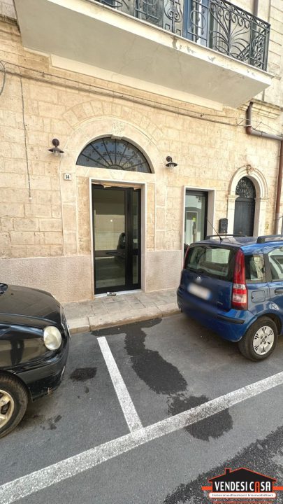 locale commerciale in affitto ad Adelfia in zona Canneto