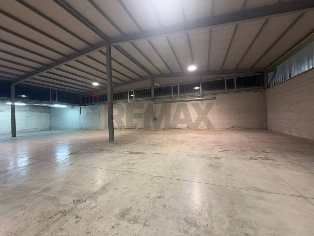 capannone in affitto ad Adelfia