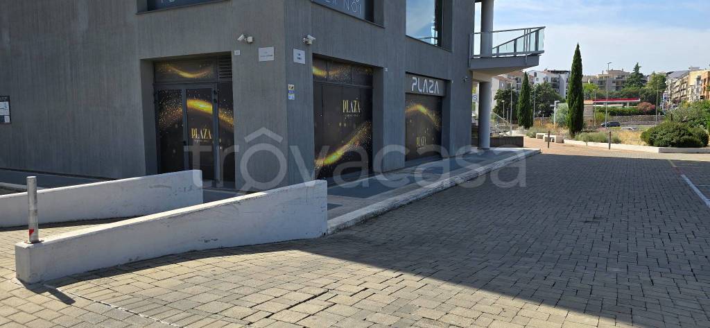 negozio in affitto ad Altamura