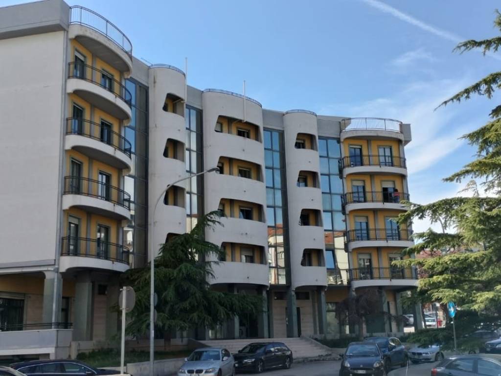 negozio in affitto ad Altamura