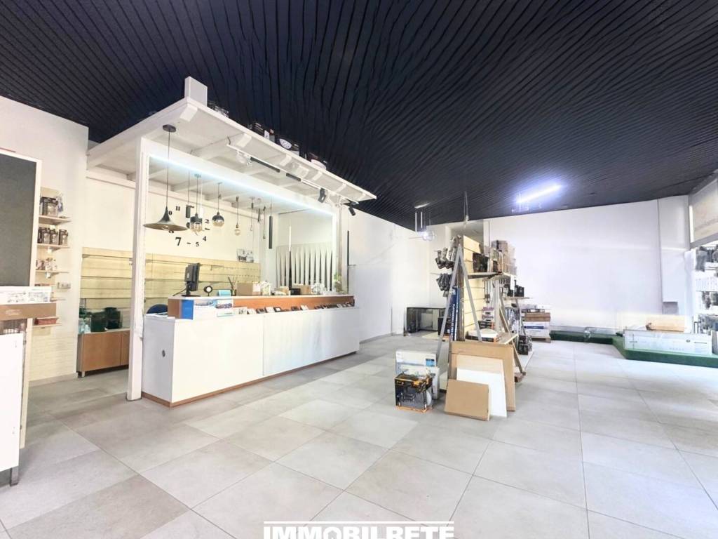 negozio in affitto ad Altamura