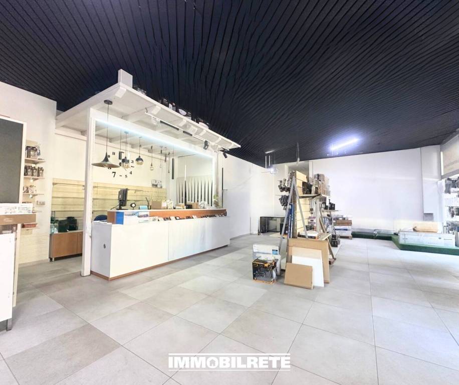 negozio in affitto ad Altamura