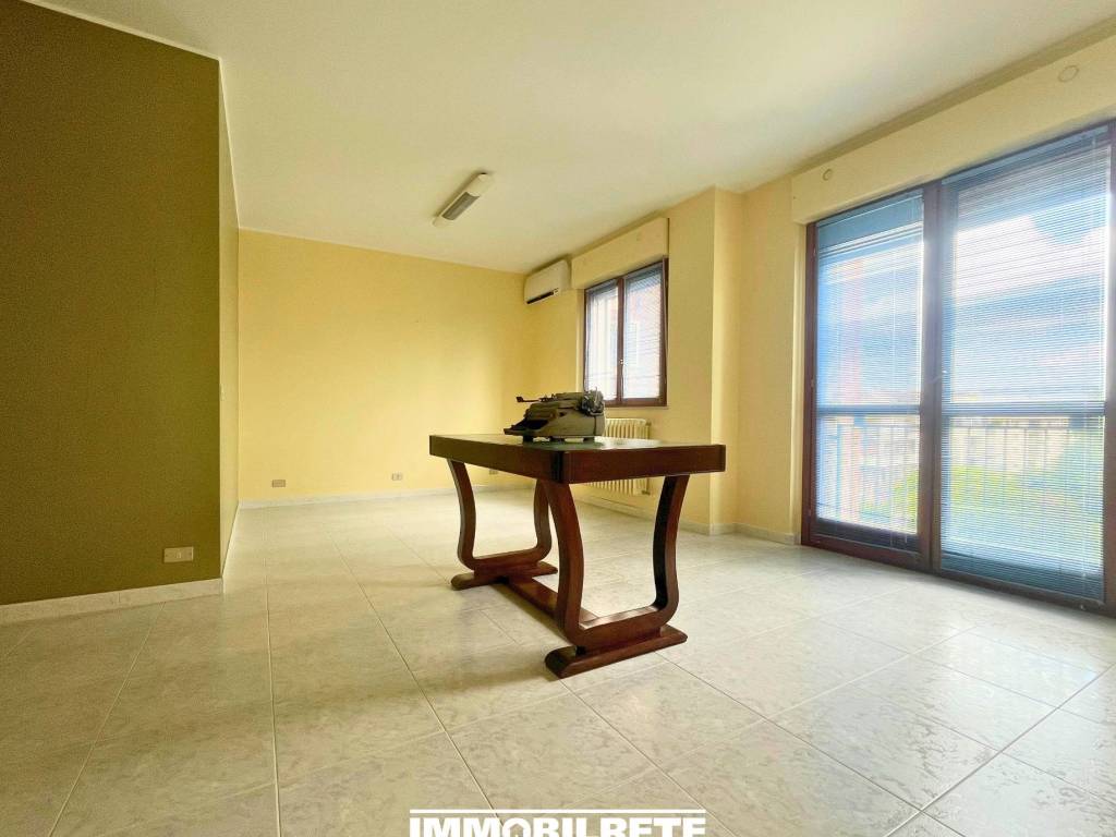 ufficio in affitto ad Altamura