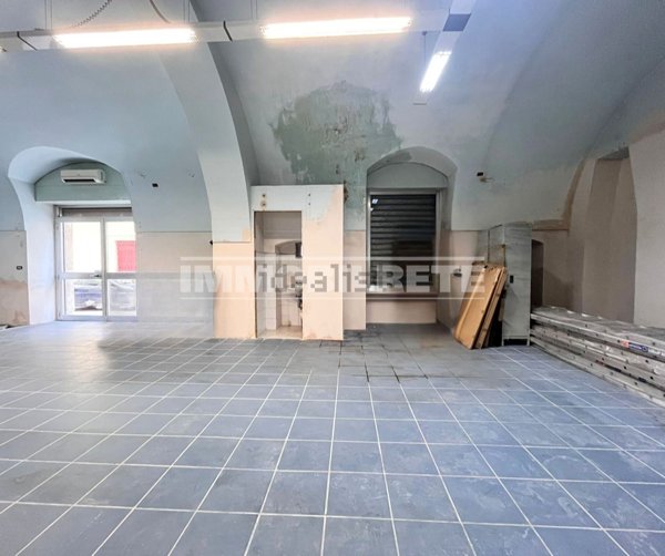 locale commerciale in affitto ad Altamura