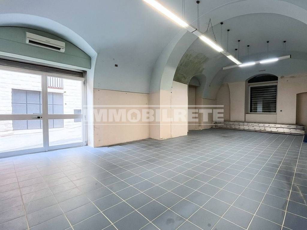 negozio in affitto ad Altamura