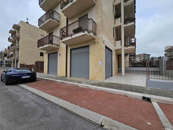 locale commerciale in affitto ad Altamura