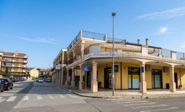 locale commerciale in affitto ad Altamura