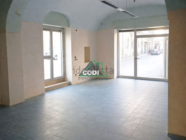 locale commerciale in affitto ad Altamura