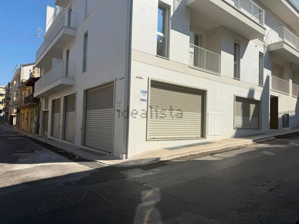 locale commerciale in affitto ad Altamura