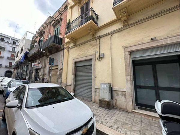 locale commerciale in affitto a Bari in zona Picone